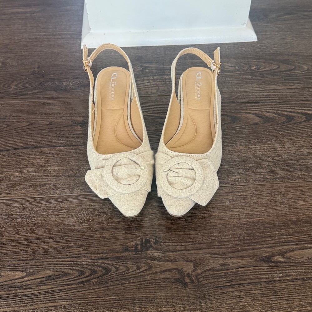 CL by Laundry Cream Linen-Look Slingback Sandals with Buckle Accent 7.5 - Picture 4 of 9